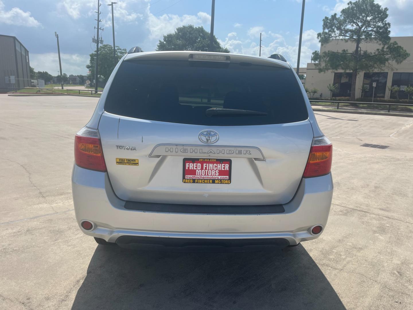 2009 SILVER /gray Toyota Highlander Base 2WD (JTEDA41A192) with an 3.5L V6 DOHC 24V engine, 5-Speed Automatic transmission, located at 14700 Tomball Parkway 249, Houston, TX, 77086, (281) 444-2200, 29.928619, -95.504074 - Photo#5